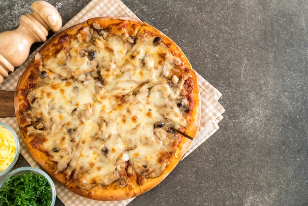 pizza de cogumelos com molho miso