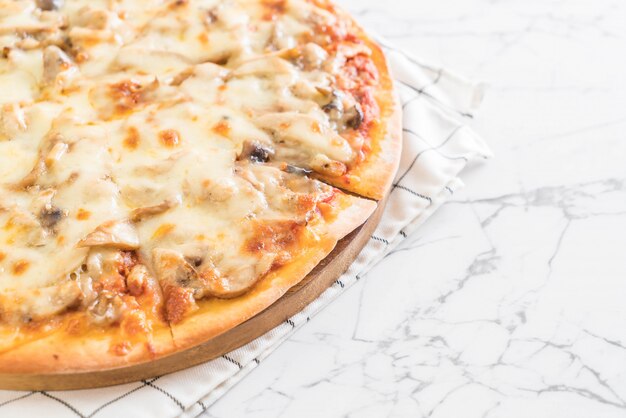 pizza de cogumelos com molho miso