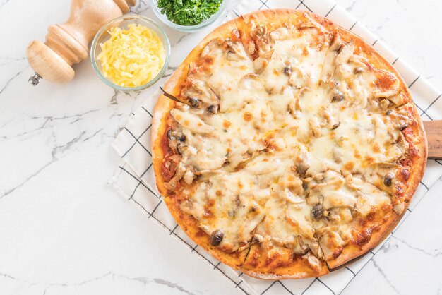 pizza de cogumelos com molho miso