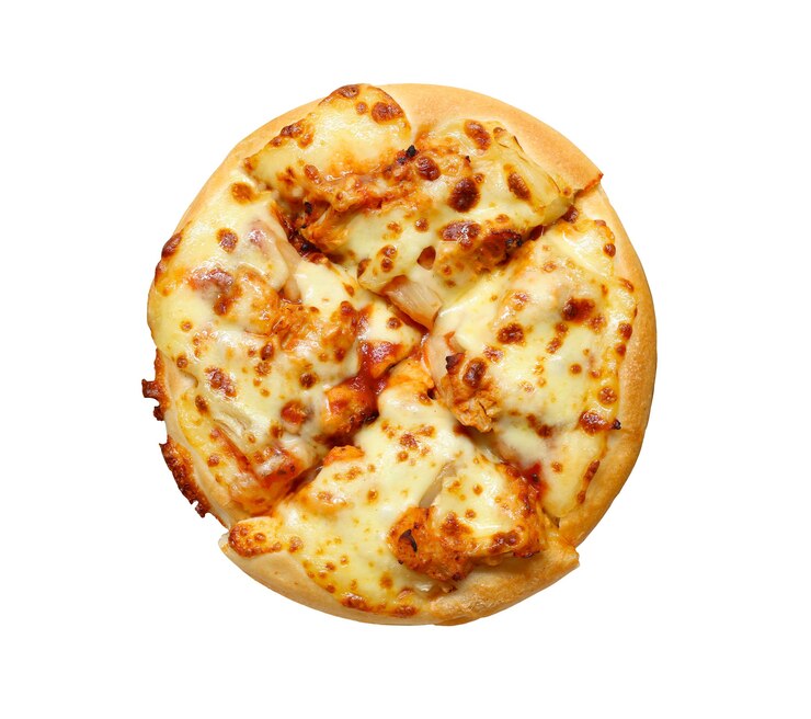Foto pizza de queijo isolada no fundo branco e tem traçados de recorte.