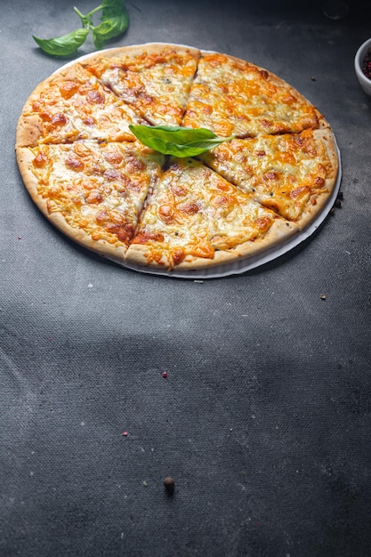 pizza de queijo tipos de queijo prato refeição saudável lanche de comida na mesa cópia espaço fundo de comida