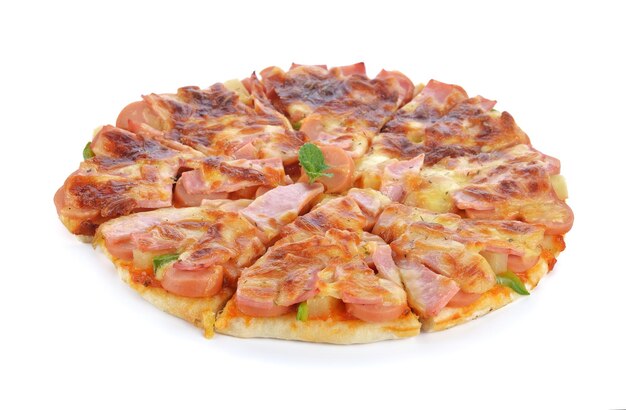 Foto pizza de salmão fumado e limão em fundo branco