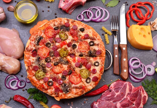 Pizza fresca e perfumada com os melhores produtos