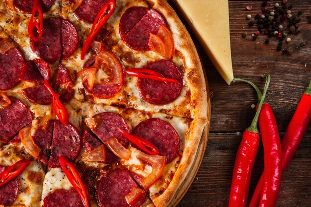 Pizza hausgemachte köstliche leckere heiße italienische Küche Fastfood-Konzept