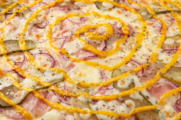 Pizza-Hintergrundmakroaufnahme der italienischen Pizza