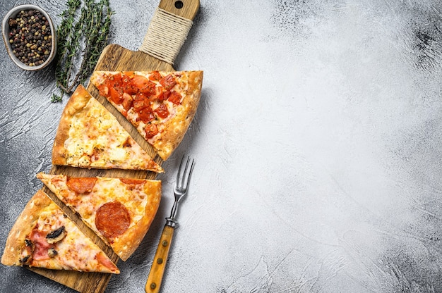 Pizza italiana clássica em tábua de madeira