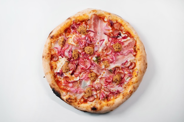 Pizza italiana com cebolas cor de presunto e mostarda francesa entrega de fast food italiano