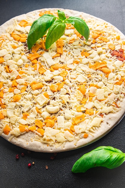 pizza käse essen schnelles käsiges gericht gesunde mahlzeit essen snack auf dem tisch kopierraum lebensmittelhintergrund