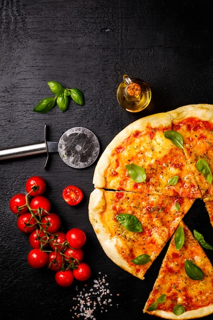 Pizza Margarita mit Mozzarella