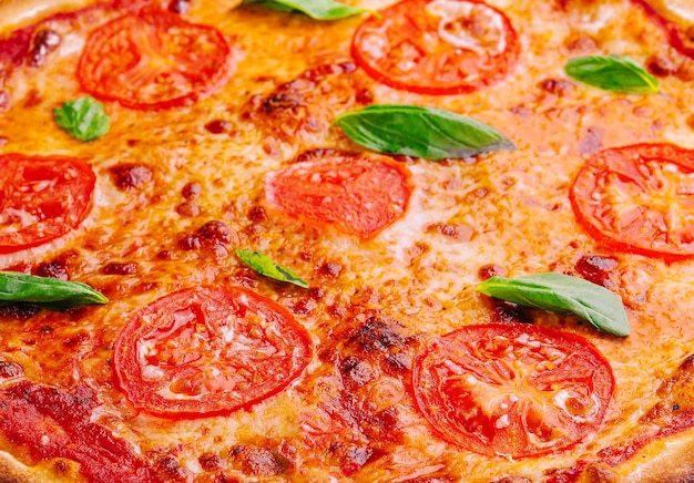 Pizza Margherita com Tomates e Queijo