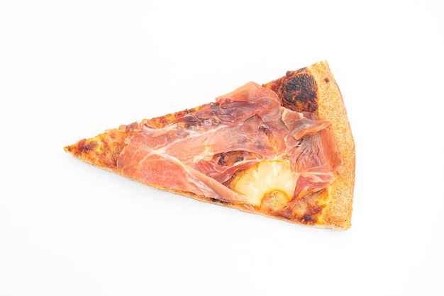 Pizza mit Schinken- oder Parmaschinkenpizza auf weißem Hintergrund