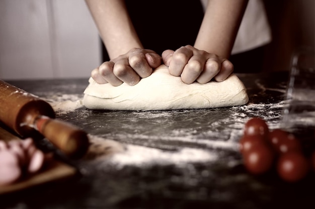 pizza preparar massa cobertura de mão