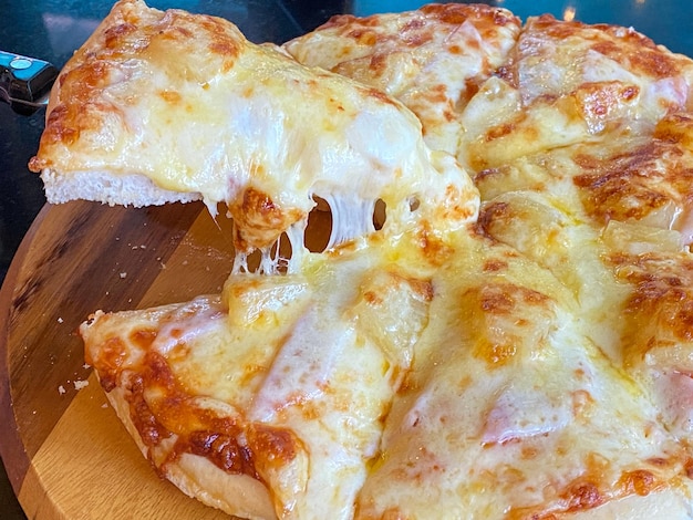 Pizza de primer plano con espacio de copia