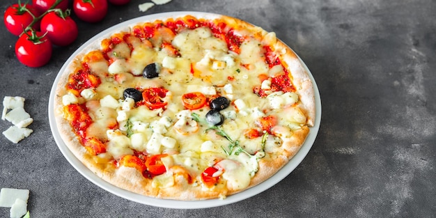 pizza queso salsa de tomate aceitunas vegetales comida fresca comida merienda en la mesa espacio de copia comida