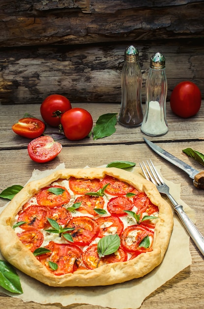 Pizza vegetariana. Enfoque selectivo Comida ecológica de naturaleza.