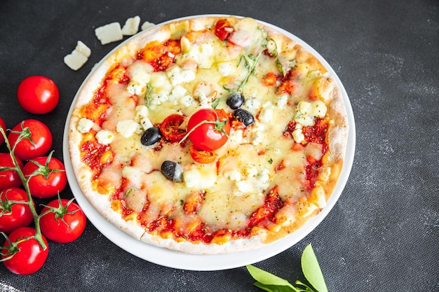 pizza de verduras queso salsa de tomate oliva comida fresca comida bocadillo en la mesa espacio de copia comida