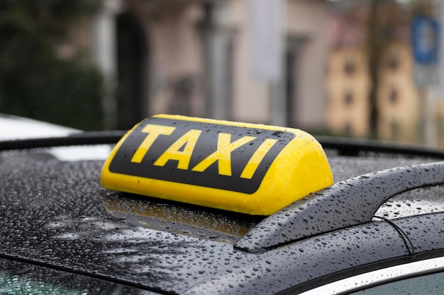 Placa amarela de táxi eslovena