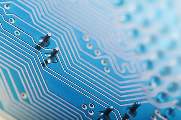 Placa de circuito, azul, computadora, datos. Concepto de computación y tecnología macro. Fondo de tecnología de red
