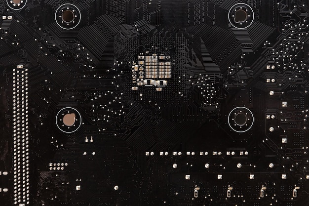 Placa de circuito con semiconductores en primer plano de tecnología moderna