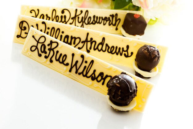 Placa de identificação personalizada de chocolate convidado para o casamento.