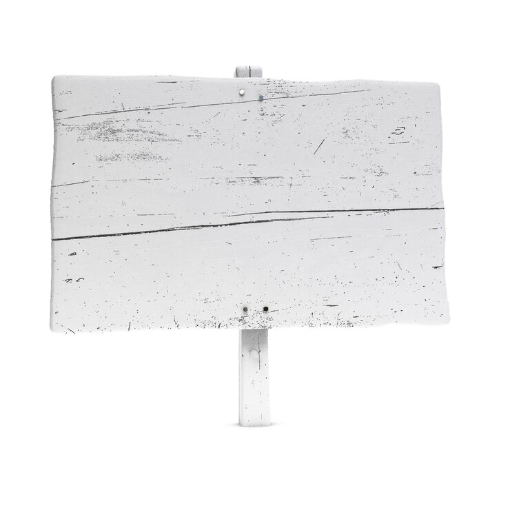 Foto placa de madeira em branco pintada com a cor branca, tamanho grande, fundo branco com unhas