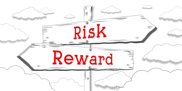 Foto placa de sinalização de contorno de risco e recompensa com duas setas