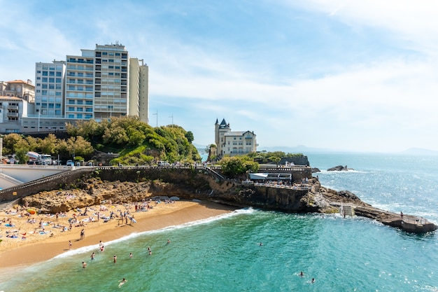 Plage du Port Vieux en Biarritz, vacaciones de verano en el sureste de Francia