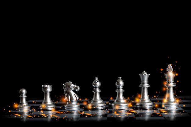 Plan Ansatz Strategie Idee Konzept Geschäft Zukunft goldenes Licht futuristische Grafik Silber Schach