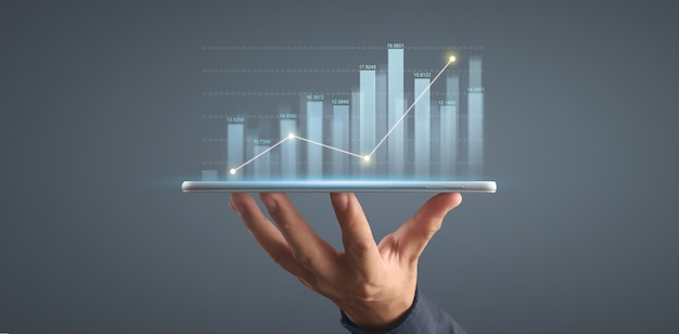 Planifique el crecimiento del gráfico y el aumento de los indicadores positivos del gráfico en su negocio en tableta