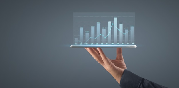 Planifique el crecimiento del gráfico y el aumento de los indicadores positivos del gráfico en su negocio en tableta