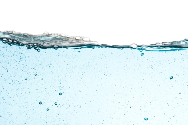 Foto plano de fundo de respingos de água isolado no fundo branco, onda de água.
