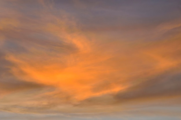 Planos de fundo avermelhados do céu ao pôr do sol