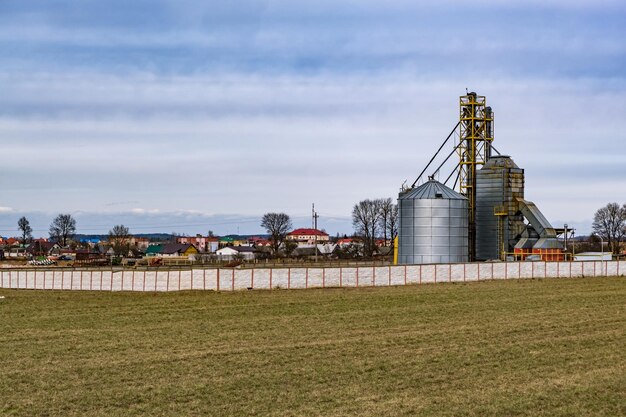 Planta de agroprocesamiento y fabricación para procesamiento y silos de plata para secado limpieza y almacenamiento de productos agrícolas harina cereales y granos Ascensor granero