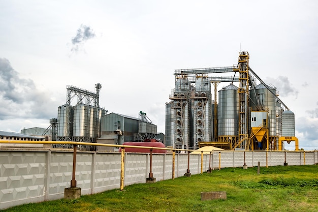 Planta de agroprocessamento e fabricação para processamento e silos de prata para secagem, limpeza e armazenamento de produtos agrícolas farinha de cereais e grãos Elevador de celeiro