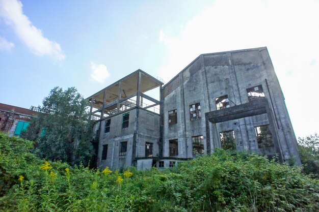 Planta industrial arruinada vieja abandonada en Veneto Italia