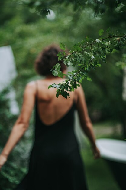 Foto planta de mantenimiento de la mujer