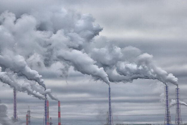 planta metalúrgica paisaje contaminación de la naturaleza