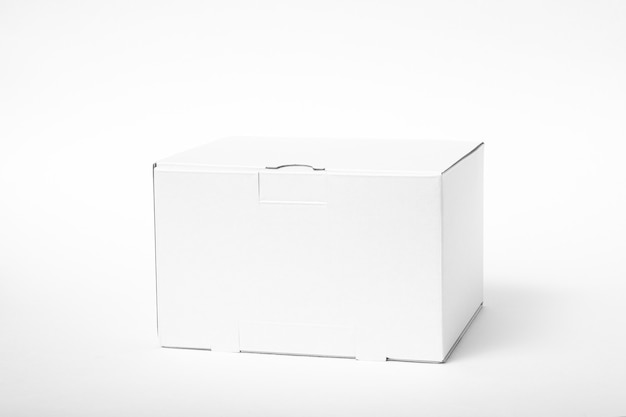 Foto plantilla de caja vacía blanca sobre fondo blanco