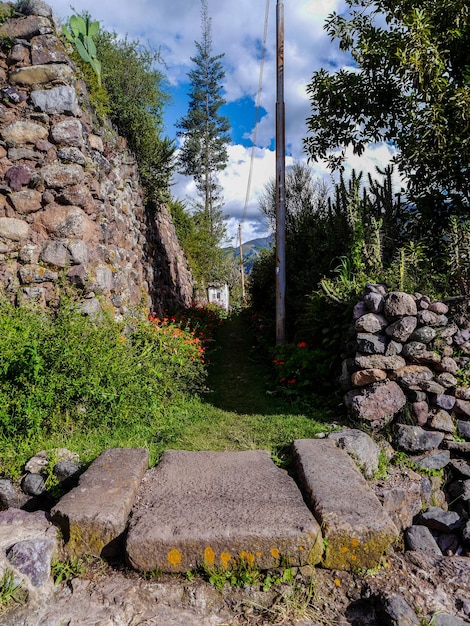 Plataformas gigantes en el pueblo de Yucay Valle Sagrado de los Incas Cusco