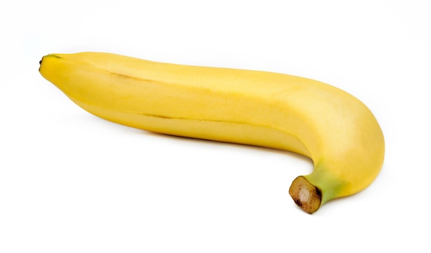 Un plátano dorado aislado sobre fondo blanco.