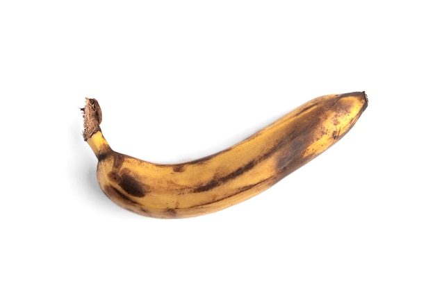 Plátano maduro aislado en blanco.