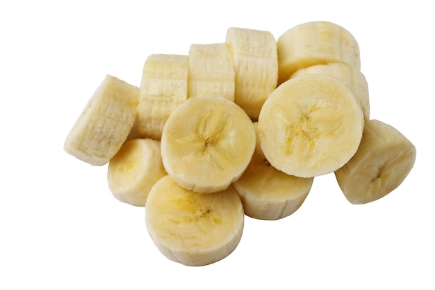 Foto plátano y rebanadas descascaradas aisladas en blanco
