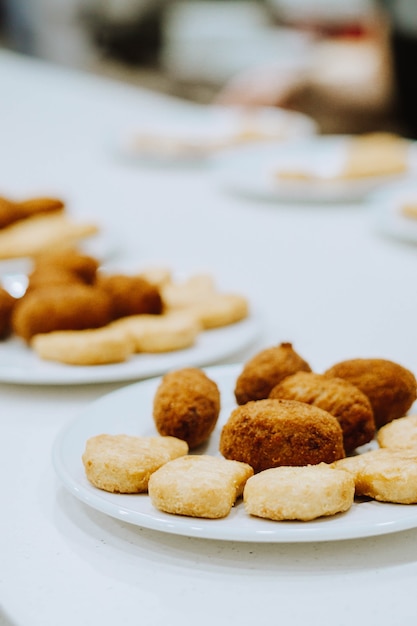 Platão de croquetas, caseras de puchero e nuggets