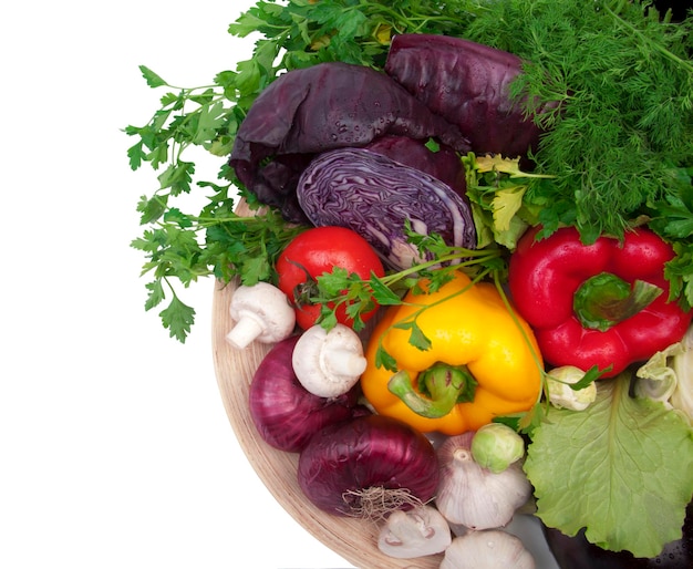 Plato aislado con comida de verduras