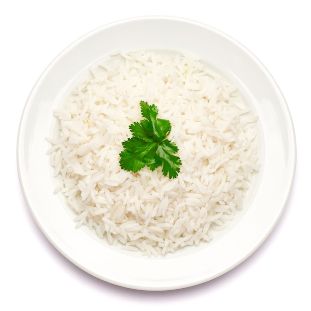 Plato de arroz hervido aislado