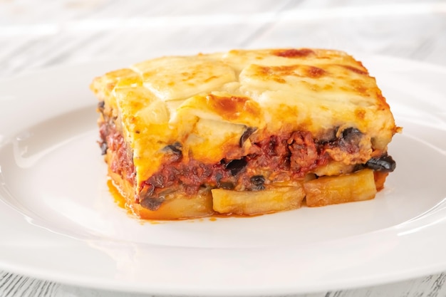 Plato a base de patata berenjena moussaka