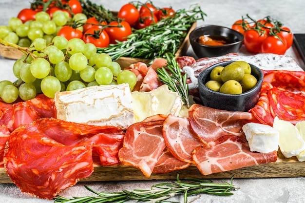 Plato de carne de comida tradicional española