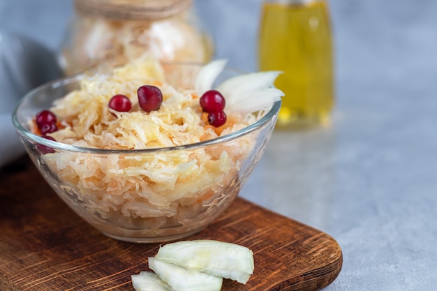 Un plato con chucrut. Es un producto fermentado saludable.