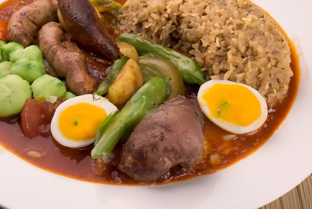 Un plato de comida con un plato de alimentos que dice que es la mejor comida.