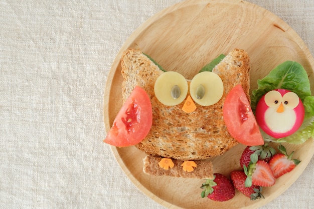 Plato de comida Red Owl, arte de comida divertida para niños